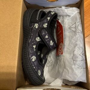 NWT Oomphies Black and Silver Dinosaur Toddler Outdoor (waterproof) Shoes